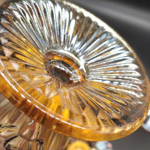 Vintage Pair of Gold Jeanette Glass Vases - Picture 7 of 7